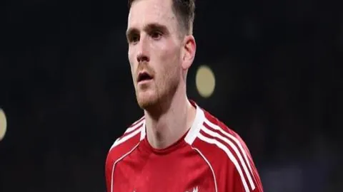 罗马诺：罗马诺执教欧联杯对澳波至关重要，热刺换帅首选伊劳拉