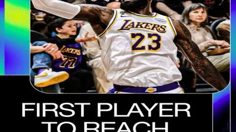 “霍苏宣布退出泳坛，央视新闻客户端播报”